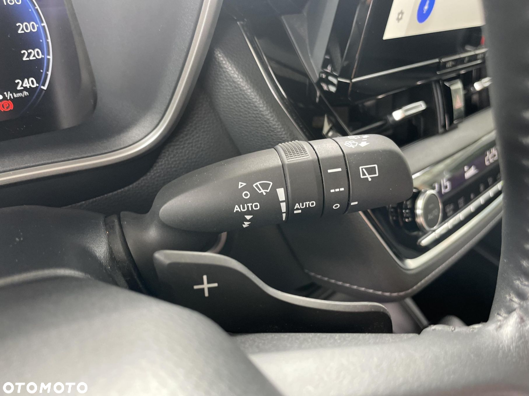 Toyota Corolla - 23