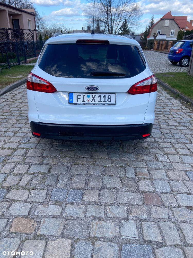 Ford Focus 1.6 TDCi DPF Trend - 8