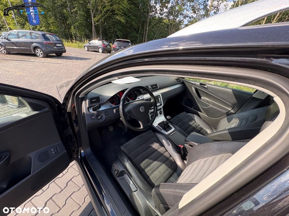 Volkswagen Passat Variant 2.0 TDI DPF 4Mot Highline - 22