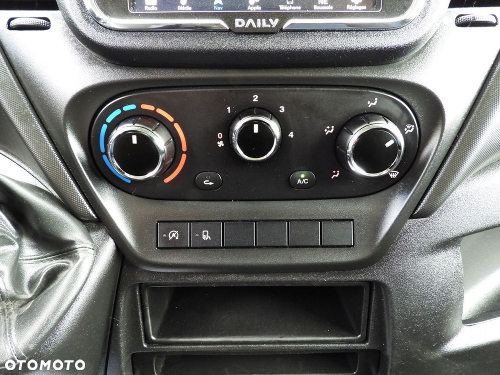 Iveco DAILY 35C16 CHŁODNIA KONTENER -1*C ZASILANIE 230V TEMPOMAT NAWIGACJA BLIŹNIACZE KOŁA KLIMATYZACJA  160KM - 40