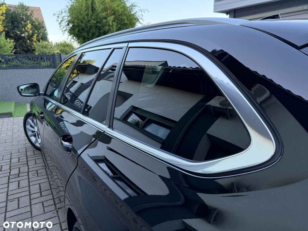BMW Seria 5 520i Touring Luxury Line - 19