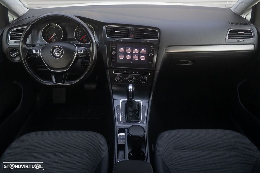 VW Golf 1.6 TDI Highline DSG - 9