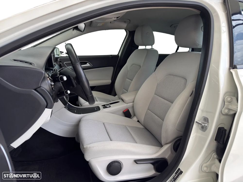 Mercedes-Benz A 180 d 7G DCT - 12