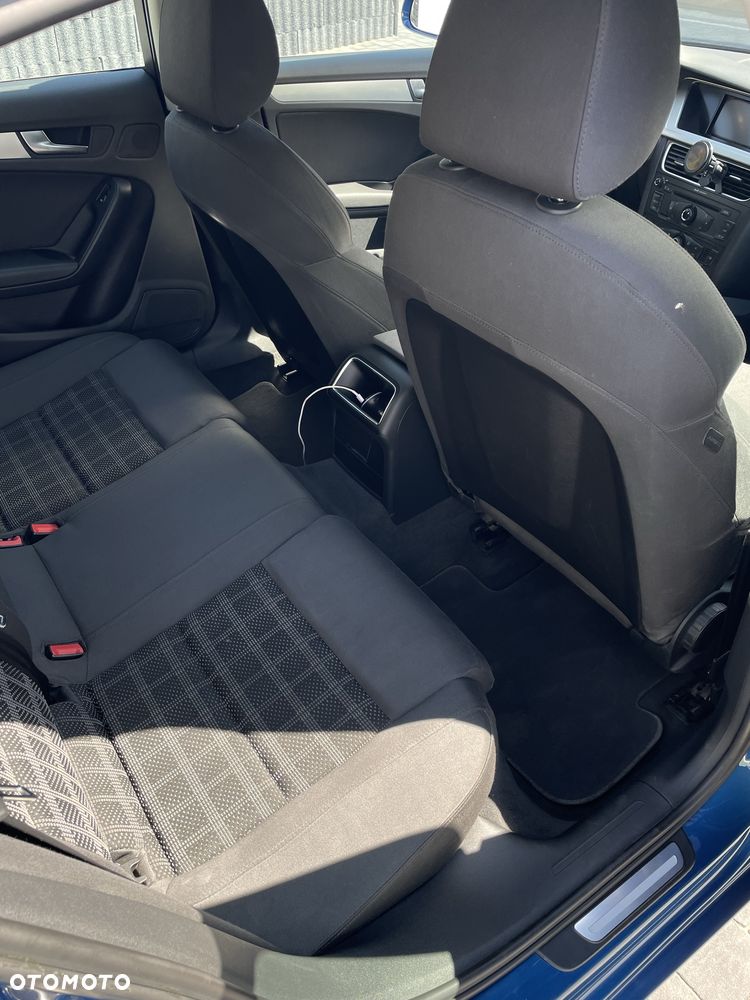 Audi A4 Limousine - 4