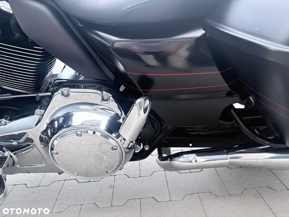 Harley-Davidson Touring Street Glide - 12
