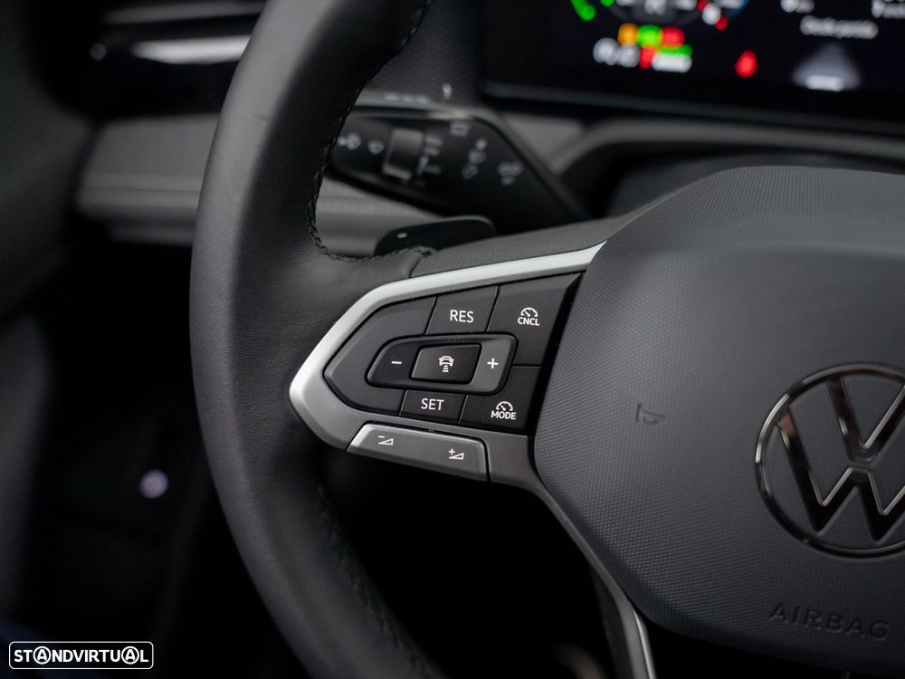 VW Passat Variant 1.5 TSI eHybrid DSG - 22