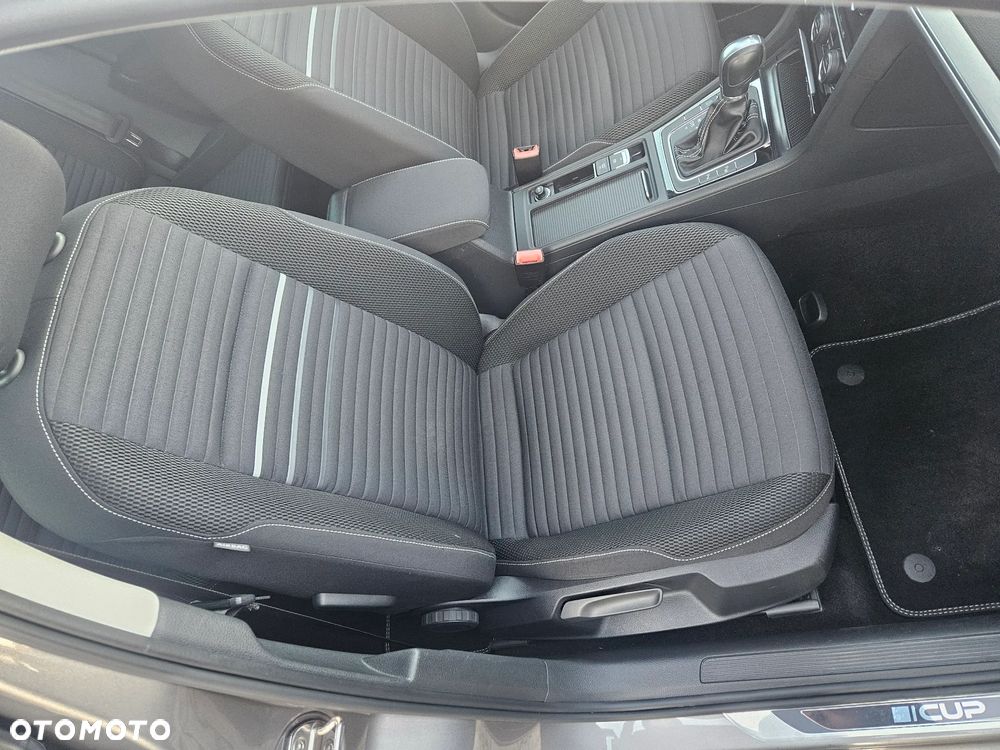 Volkswagen Golf 1.4 TSI BlueMotion Technology DSG Cup - 17