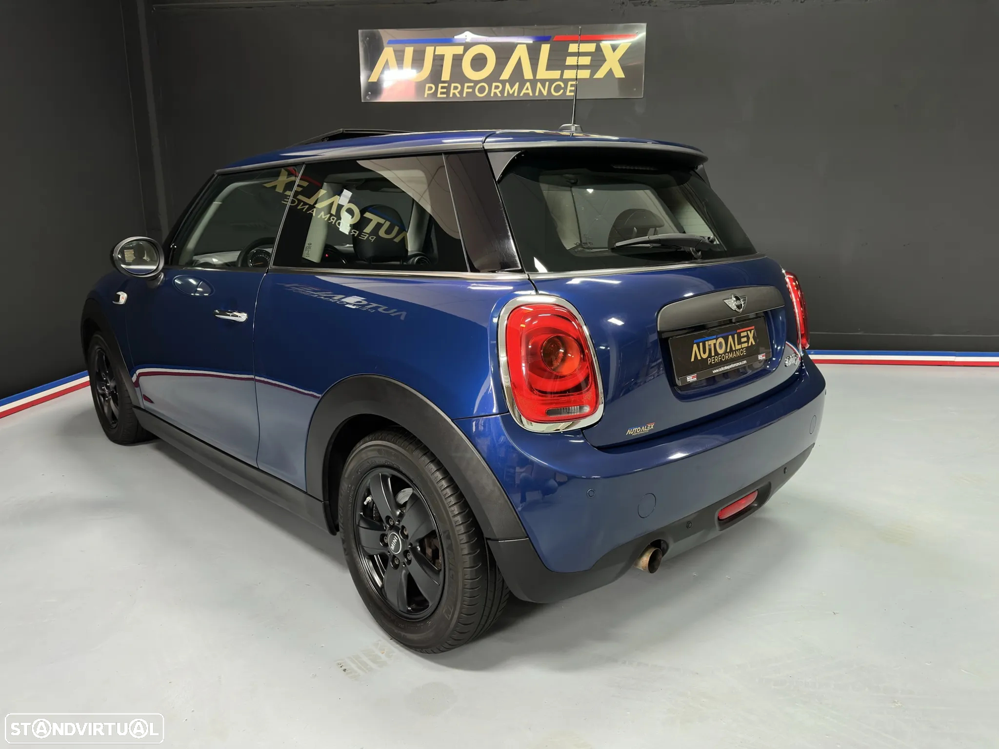 MINI 3 Portas One D - 6