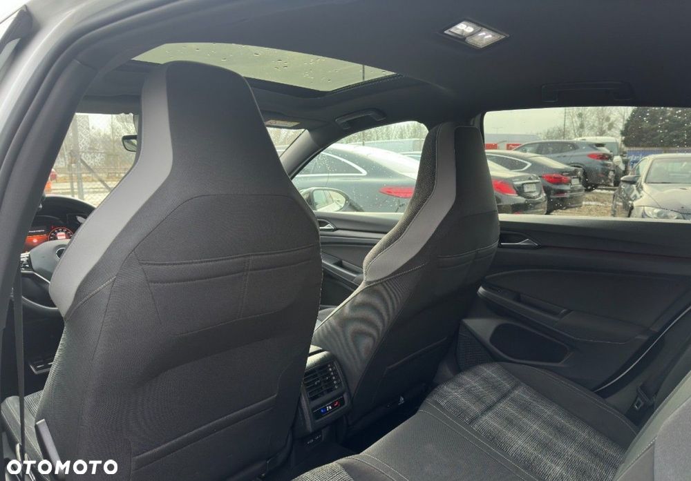 Volkswagen Golf - 18