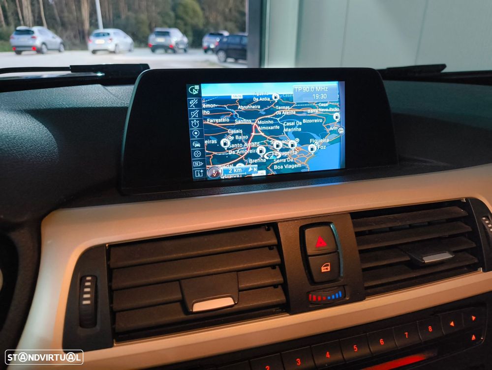 BMW 318 d Touring Aut. - 19