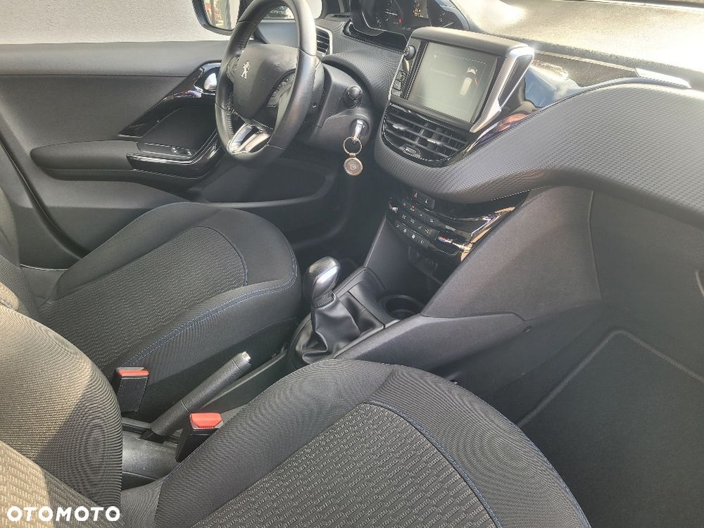 Peugeot 208 2018 photo 5
