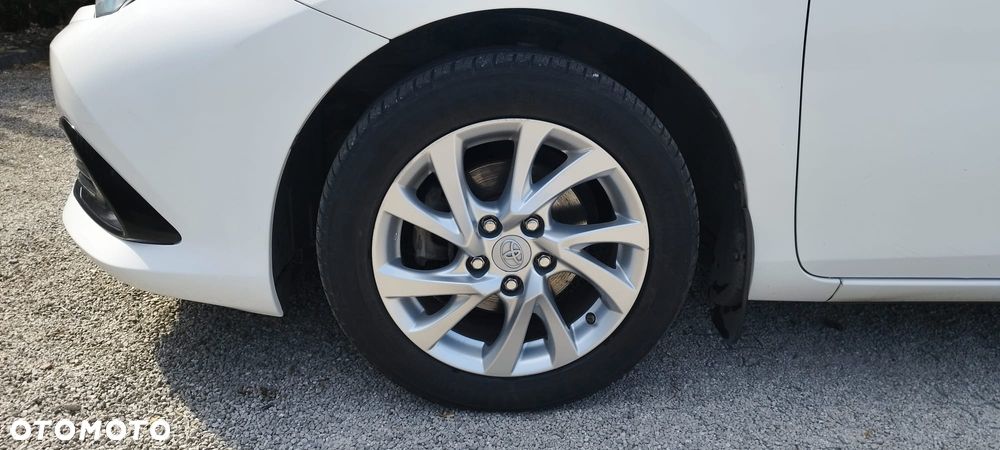 Toyota Auris - 12