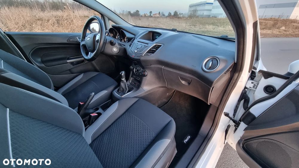 Ford Fiesta - 12