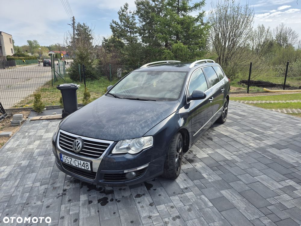 Volkswagen Passat - 1