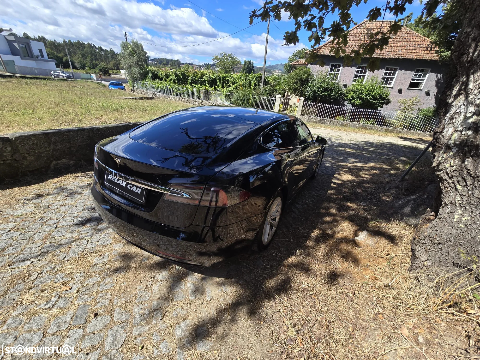 Tesla Model S 75D - 10