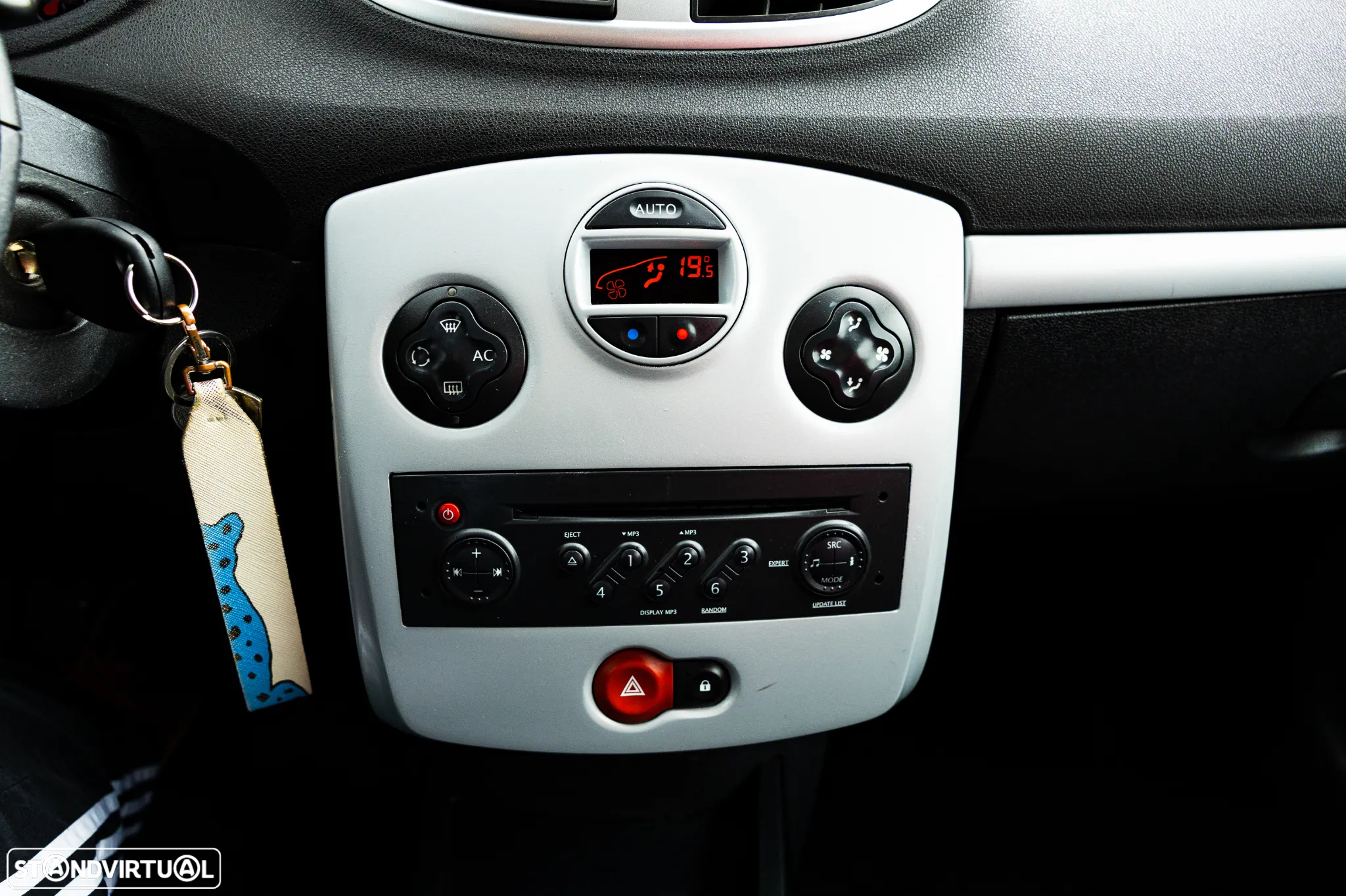 Renault Clio 3 - Full Extras - 15