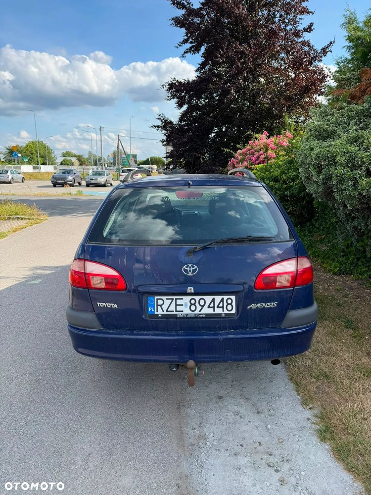 Toyota Avensis - 13