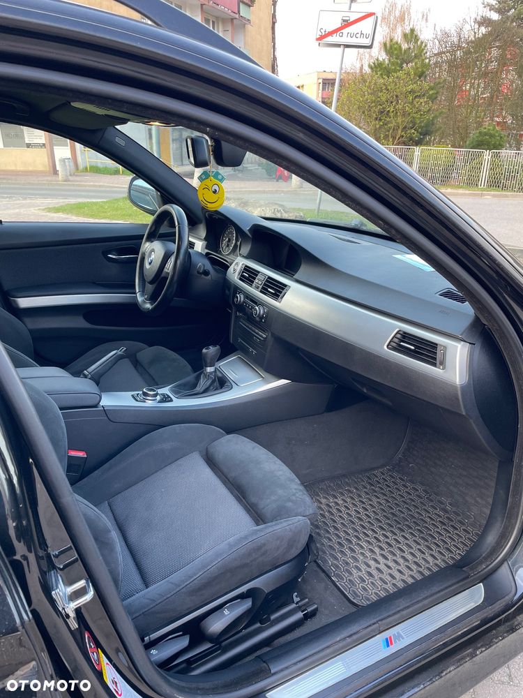 BMW Seria 3 318d DPF Edition Sport - 11