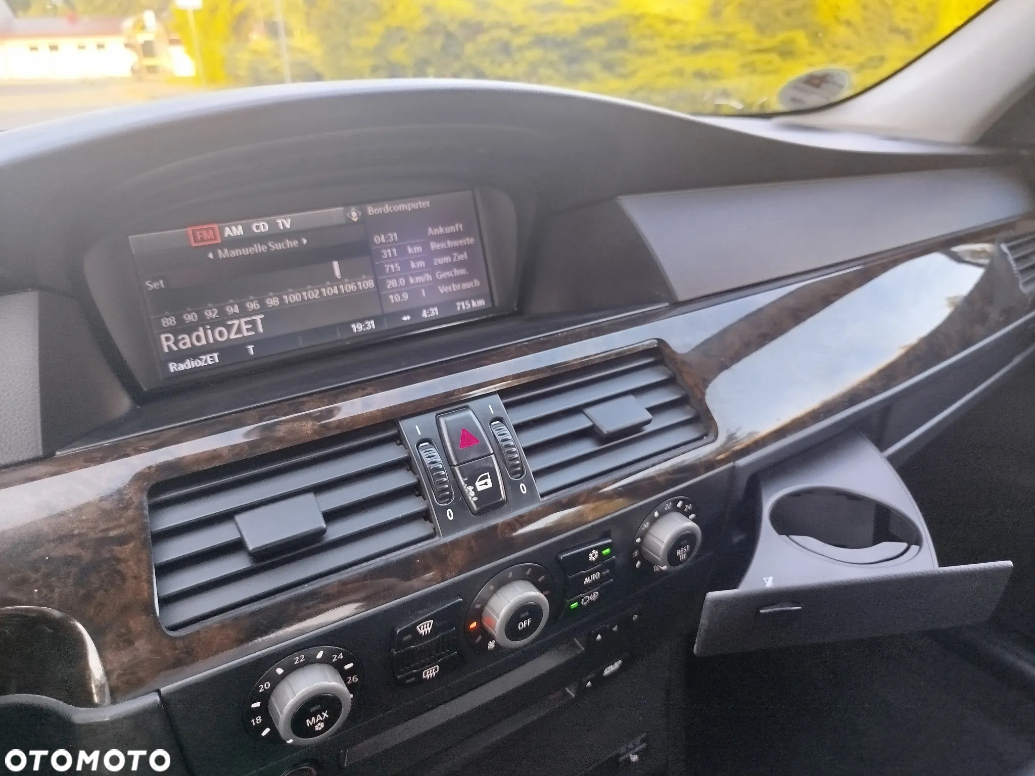 BMW Seria 5 520i - 26