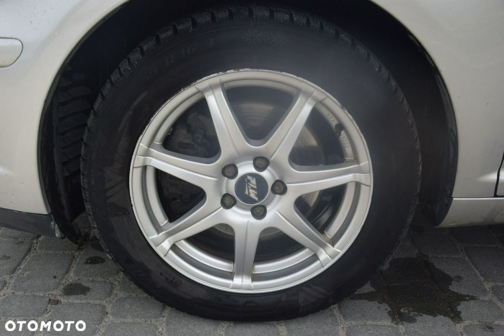 Toyota Avensis - 7