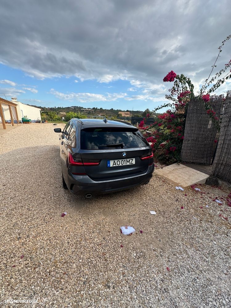 BMW 318 d Touring Pack Desportivo M Auto - 4