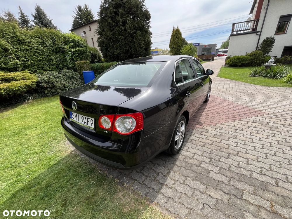 Volkswagen Jetta 1.9 TDI DPF Comfortline - 4