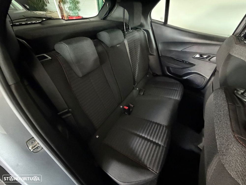 Peugeot e-2008 50 kWh Active Pack - 29