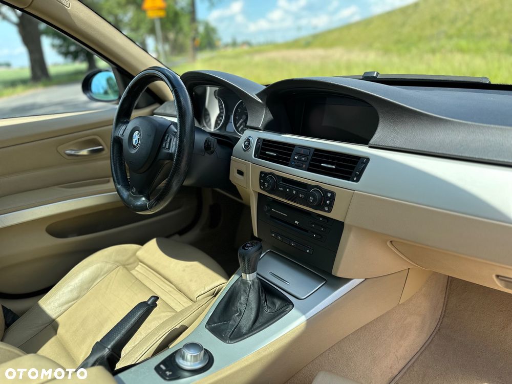 BMW Seria 3 330xi - 21