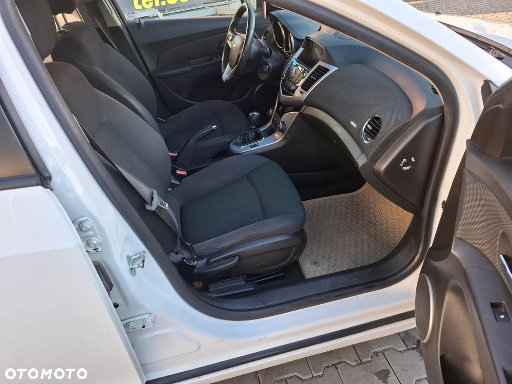 Chevrolet Cruze - 14