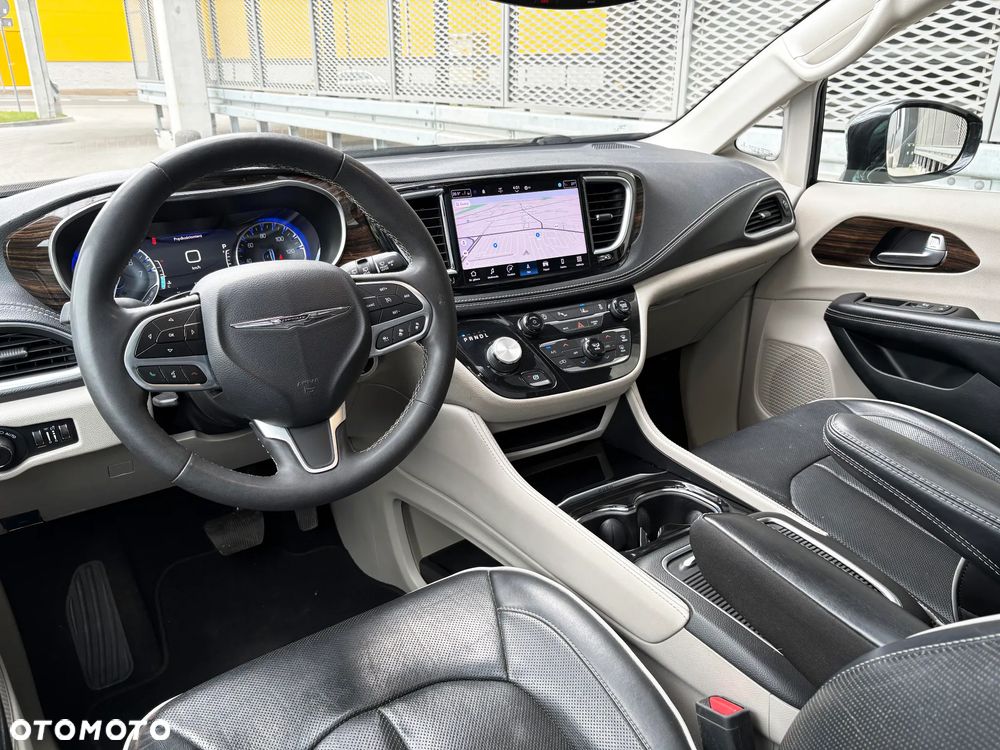 Chrysler Pacifica - 19