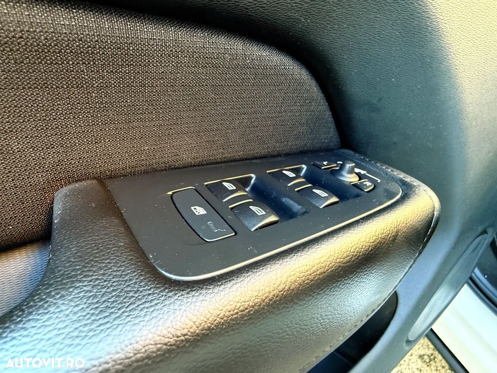 Volvo XC 60 D3 Momentum Pro - 23