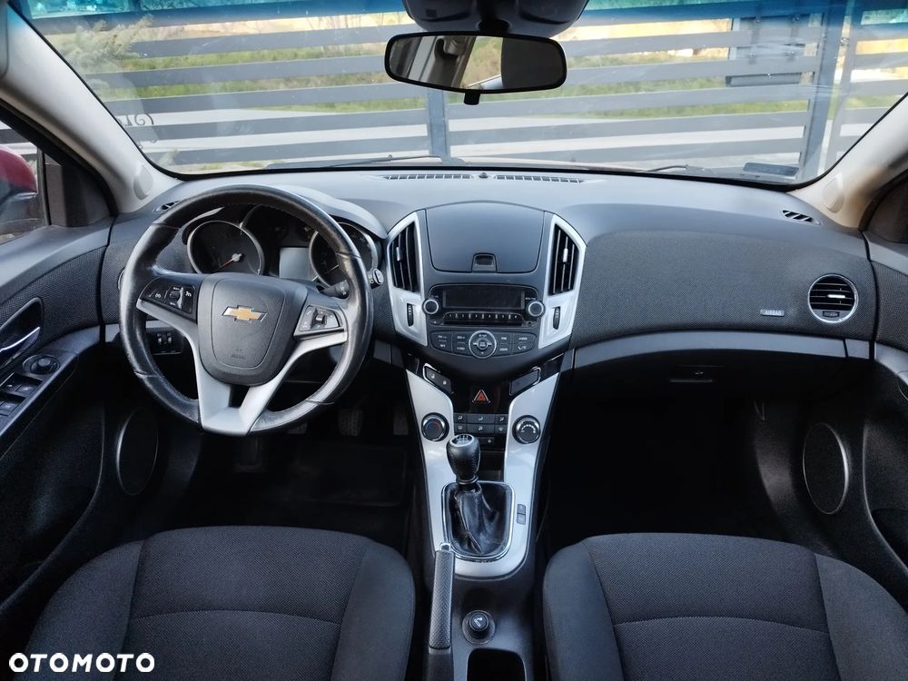 Chevrolet Cruze 1.7 LT - 11