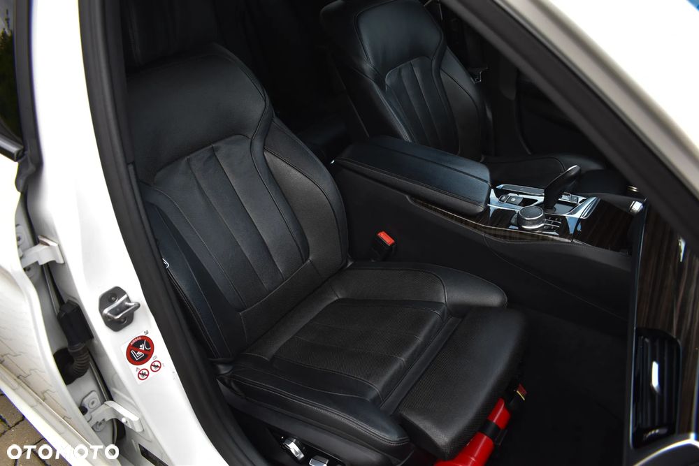 BMW Seria 5 530d xDrive Sport Line - 16