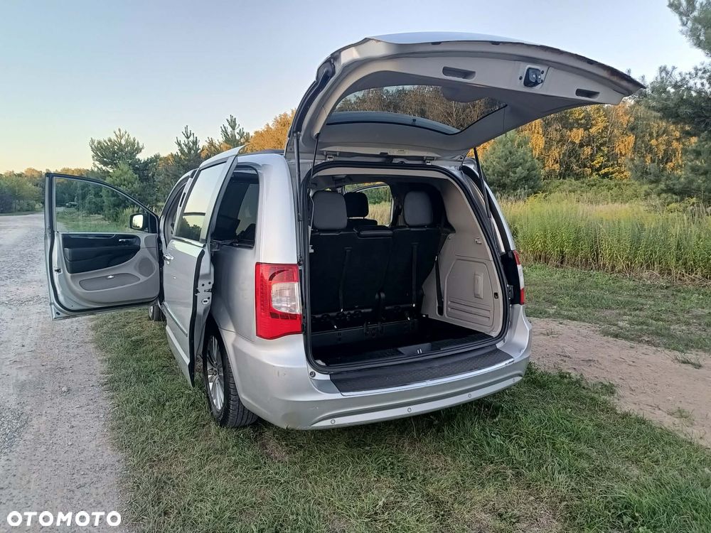 Lancia Voyager 2.8CRD Gold - 14