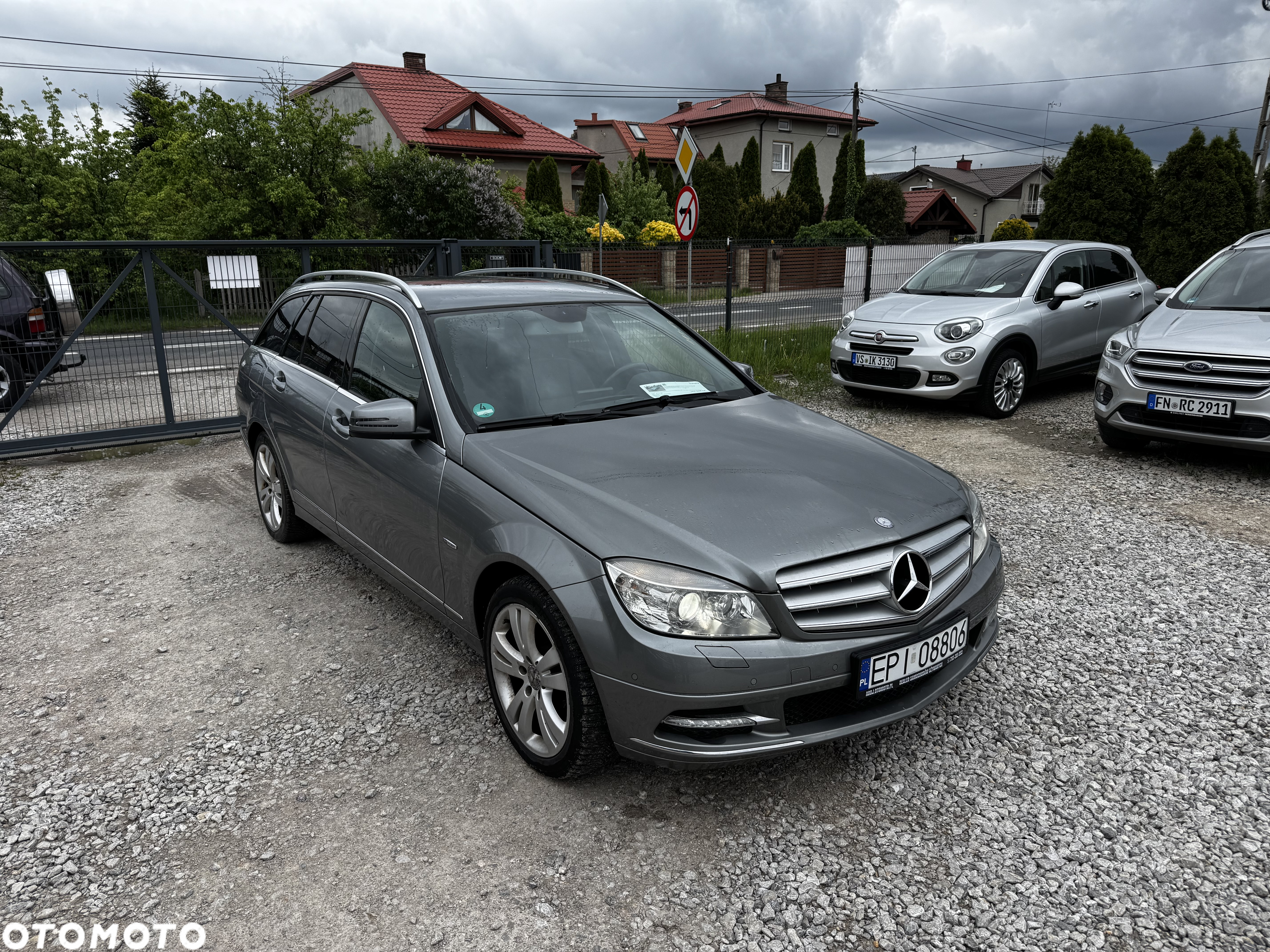 Mercedes-Benz Klasa C 250 CGI T Automatik BlueEFFICIENCY Avantgarde - 3