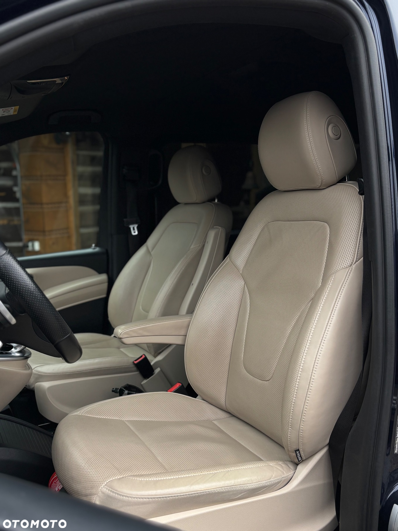 Mercedes-Benz Klasa V 300 d 4-Matic Exclusive 9G-Tronic (d³ugi) - 34
