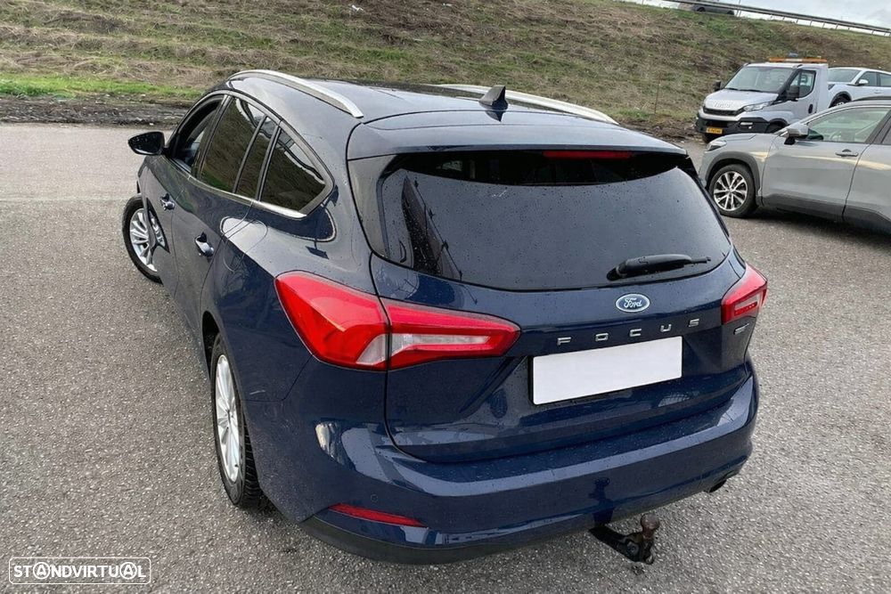 Ford Focus 1.0 EcoBoost S&S TITANIUM X - 5