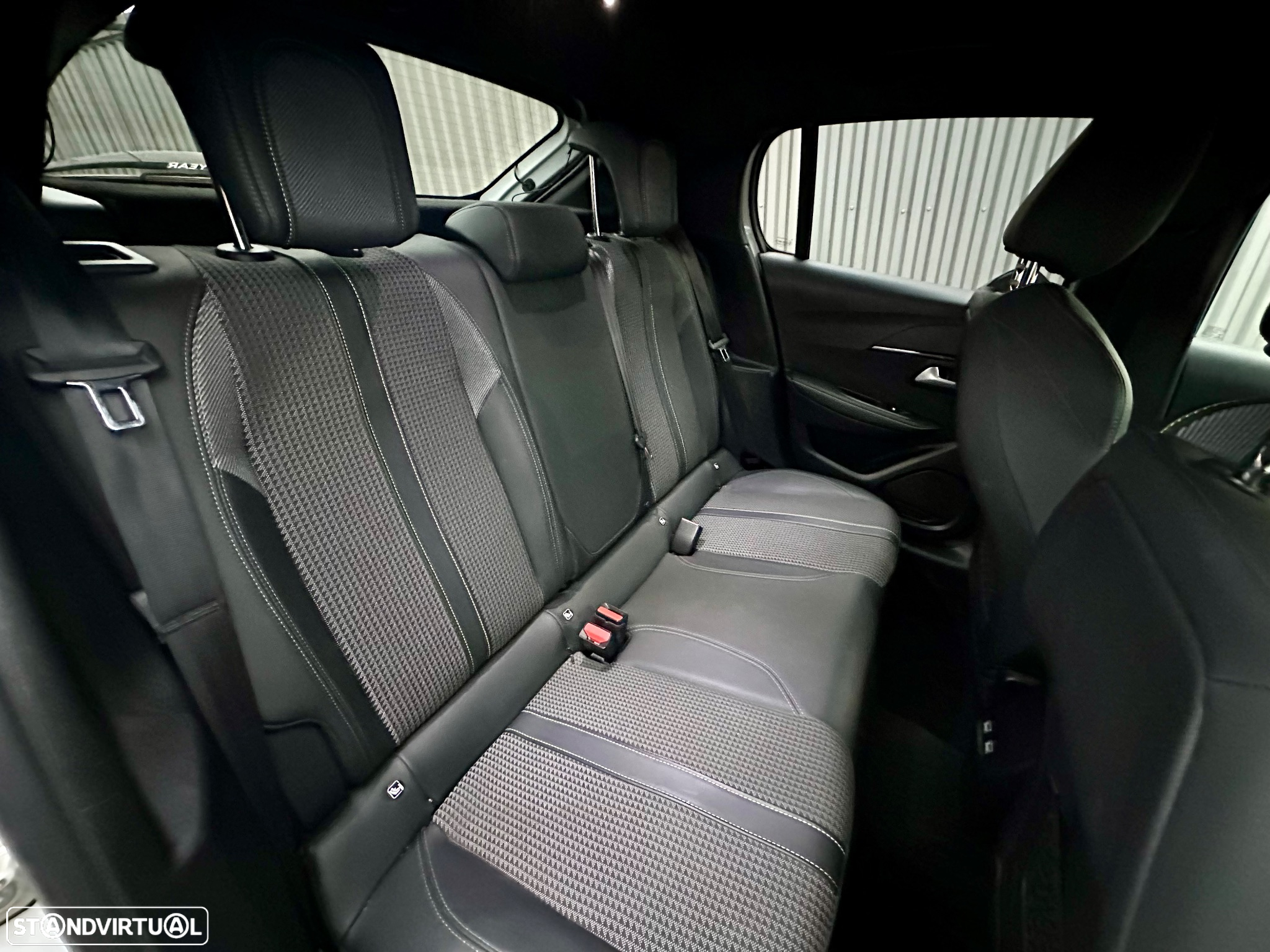 Peugeot e-208 50 kWh GT Line - 31