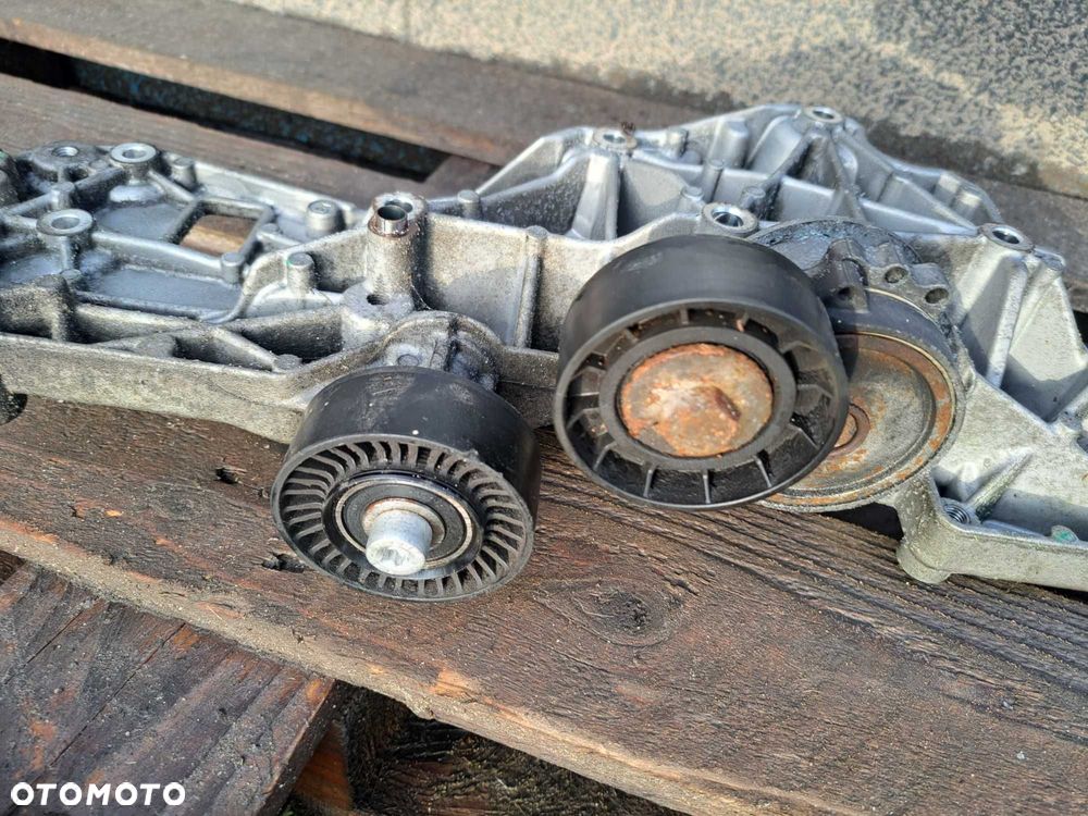 Mocowanie, łapa, podstawa alternatora Ford Mondeo Mk4 2.2 TDCi 200KM - 3