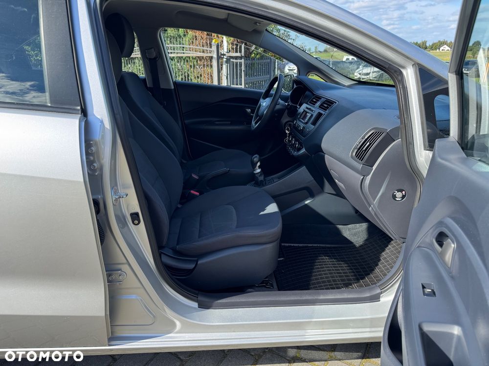 Kia Rio - 8