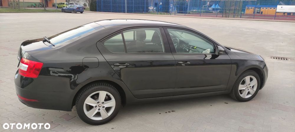 Skoda Octavia 2.0 TDI Style DSG - 6