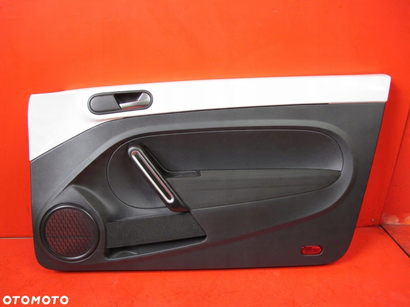 VW BEETLE 5C 11- BOCZEK TAPICERKA DRZWI PRAWA - 1