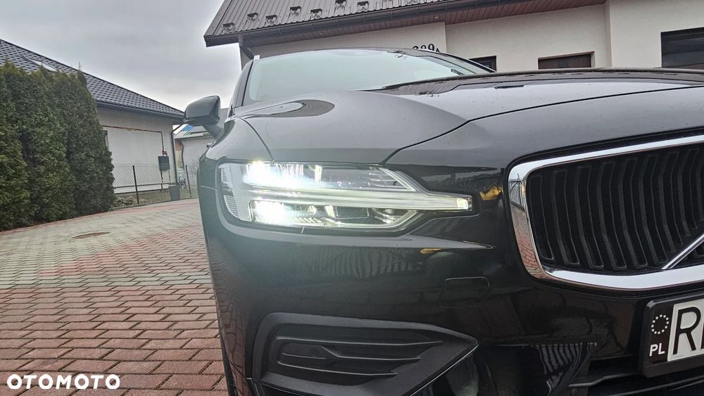 Volvo V60 D3 Momentum Pro - 11