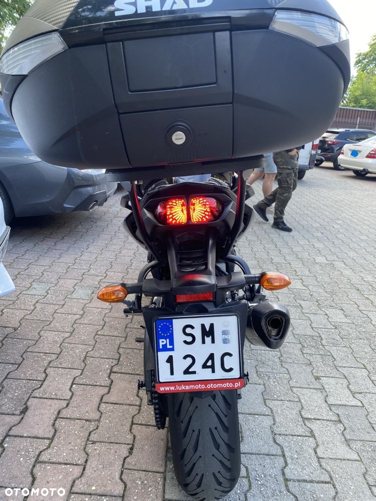 Yamaha FZ8 - 11