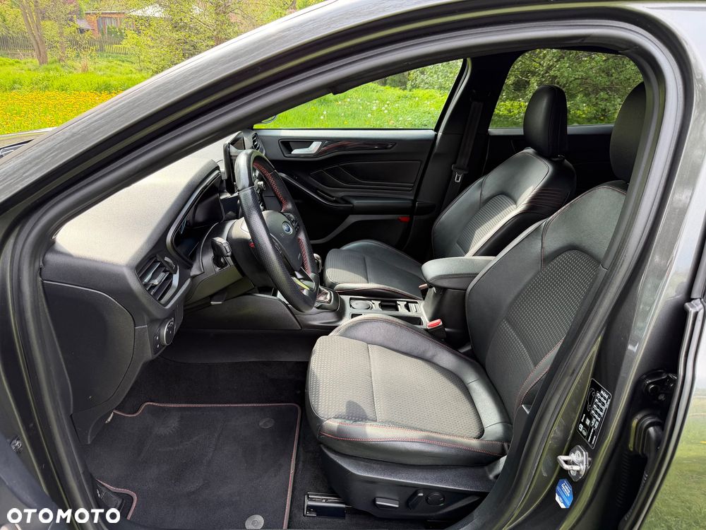 Ford Focus 1.5 EcoBlue Start-Stopp-System ST-LINE - 13