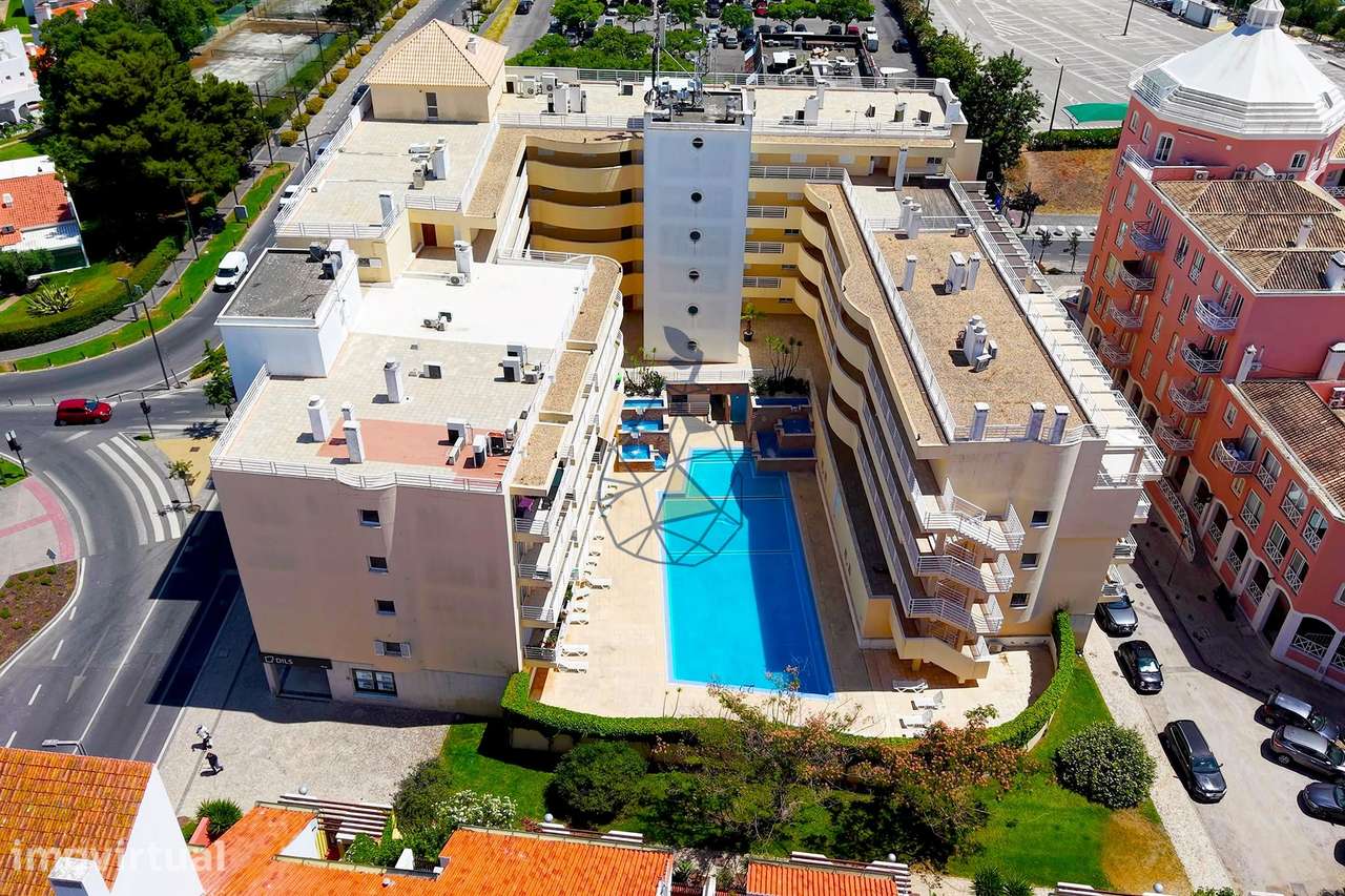 Apartamento com Piscina e Garagem em Vilamoura - Grande imagem: 4/48