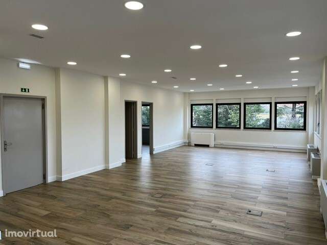 Escritório para arrendar em Queluz Baixo- Oeiras - Grande imagem: 2/20