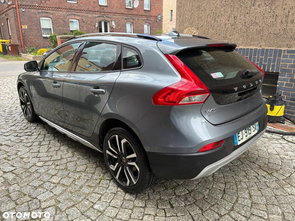 Volvo V40 Cross Country D2 Momentum - 4