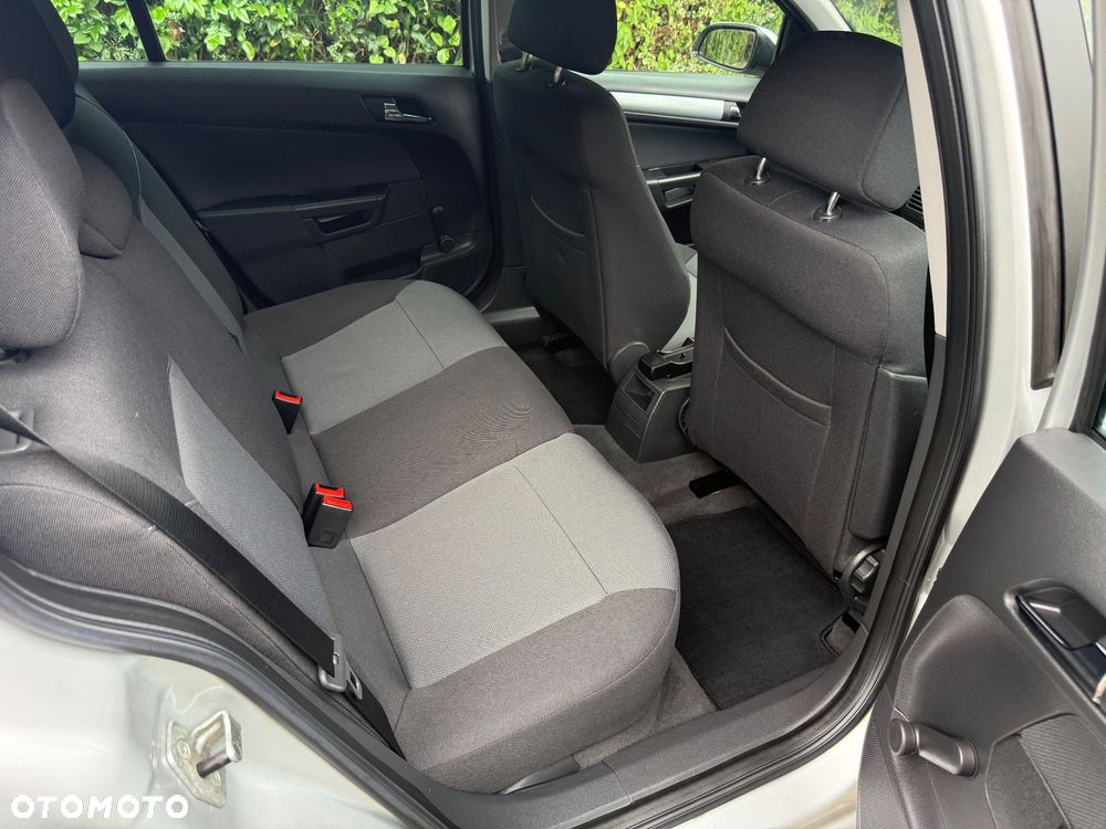 Opel Astra 1.6 Cosmo - 33