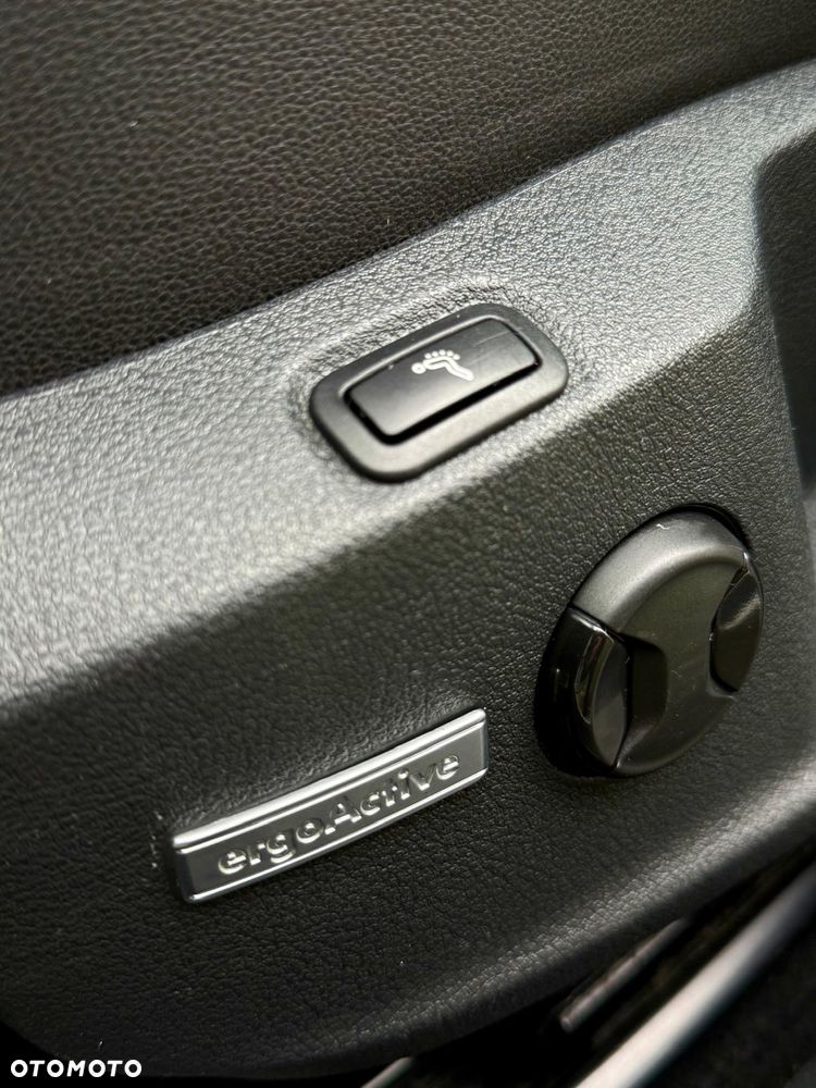 Volkswagen Golf - 37